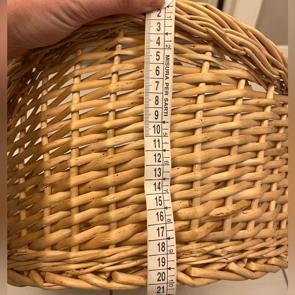 Dog or cat bed made from woven wood - Picture 6 of 9